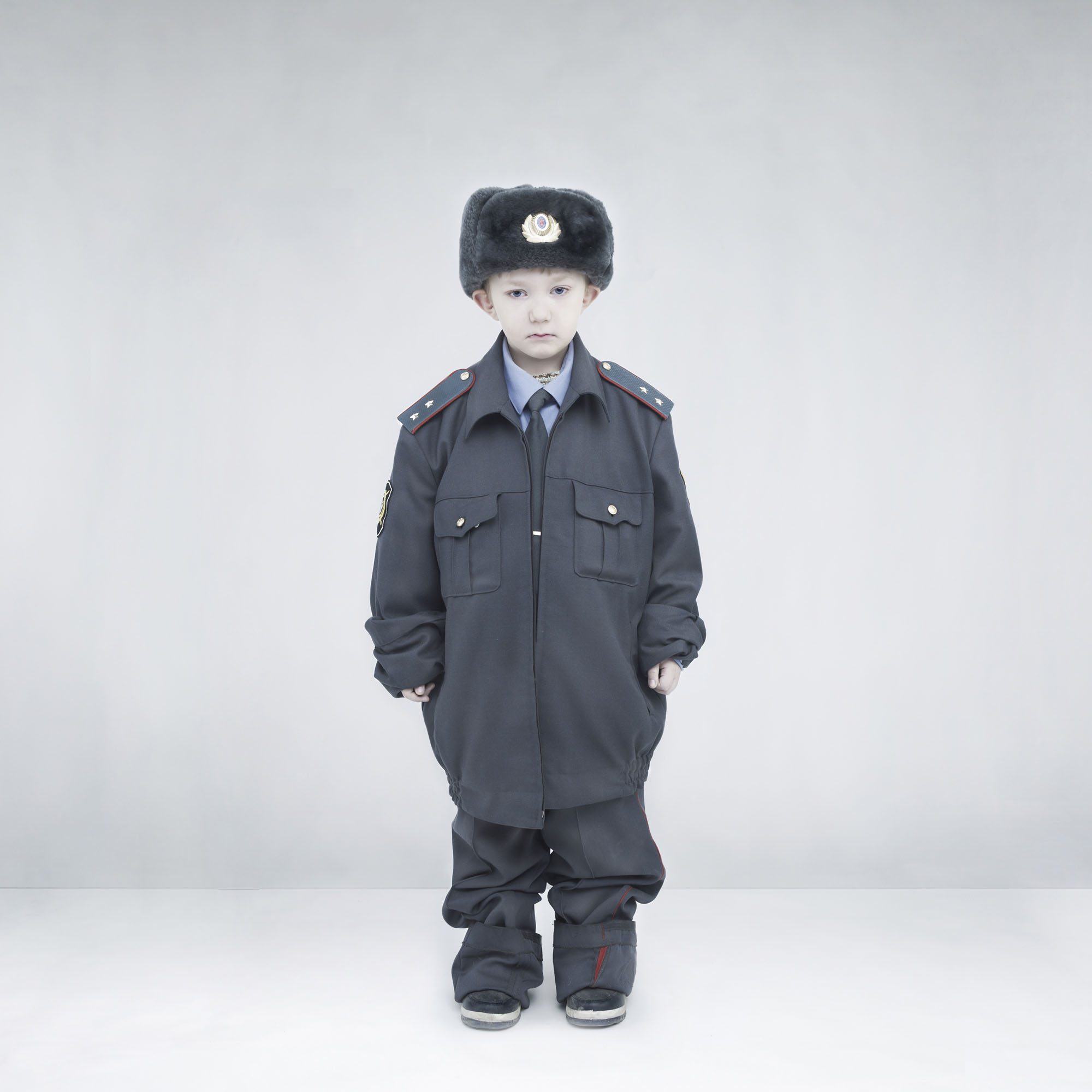 Ребенок в форме милиционер